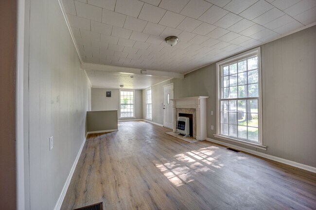 Photo - Freshly Updated 3 Bedroom Home