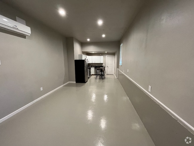 Building Photo - 2714 E 15th St Rental