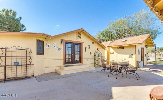 3232 Carver Rd