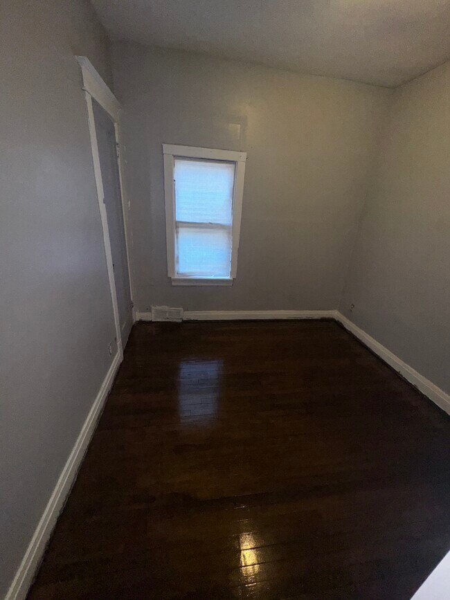 Photo - 10453 S Wabash Ave