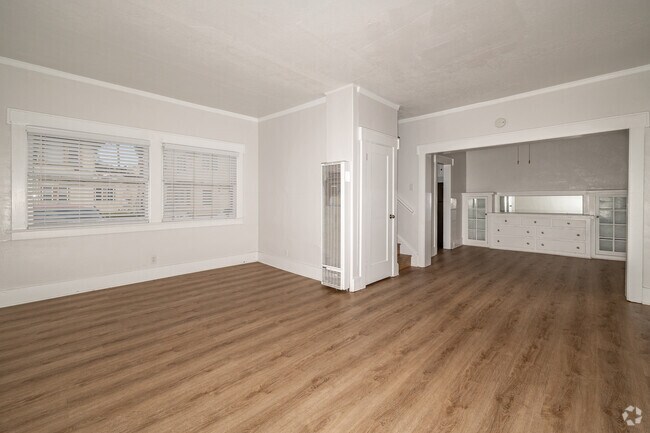 2BR, 1BA - 900SF - Living Room