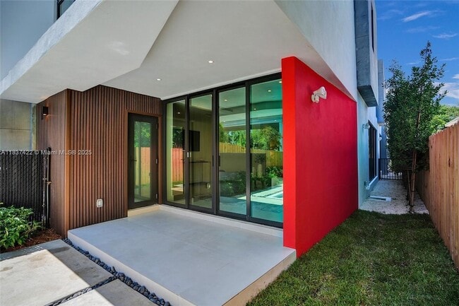 Photo - 3645 SW 1st Ave
