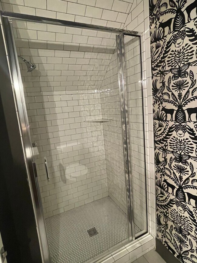 Photo - 561A Veritas St