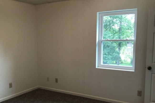 Photo - 199 Rockingham Rd Unit 2