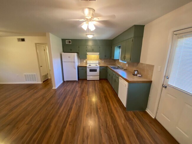 Photo - 1 Robbye Ln