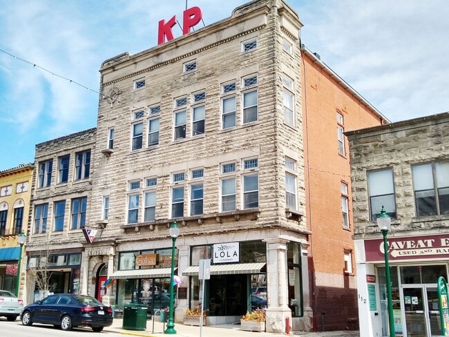 Building Photo - Redmen - Residential