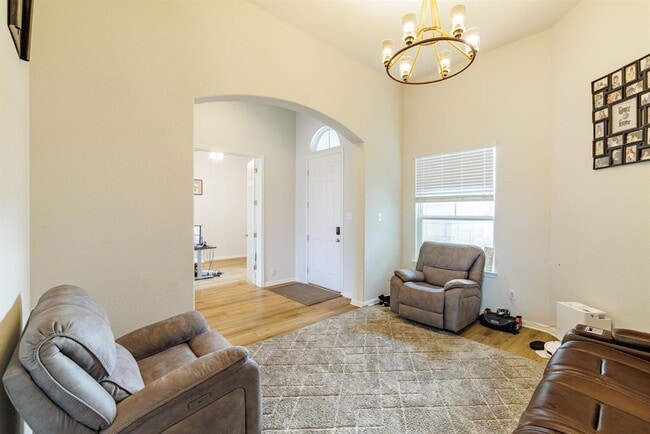 Photo - 1913 Equine Rd