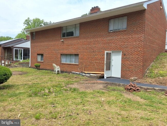 Building Photo - 5011 Woodland Blvd Rental