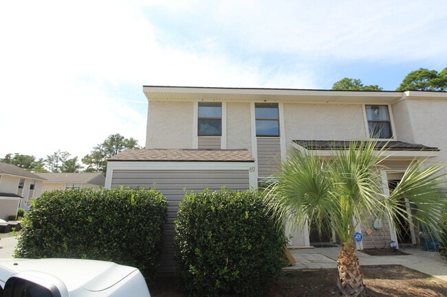 Building Photo - 727 S Main St Rental