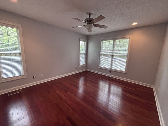 Photo - 305 Juniper Creek Blvd