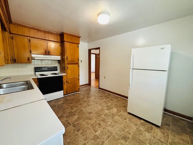 Photo - 208 Broce Dr Unit 1