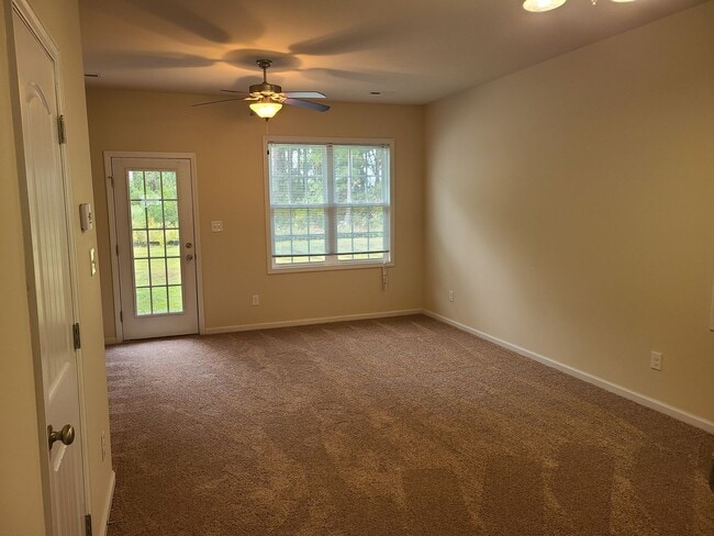 Photo - 2 bedroom, 2.5 bath unfurnished townhouse in Holly Ridge - Beacon Woods Community