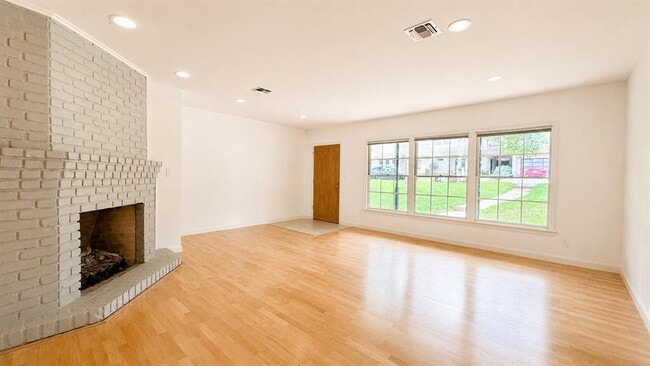 Photo - 405 Ridgewood Rd