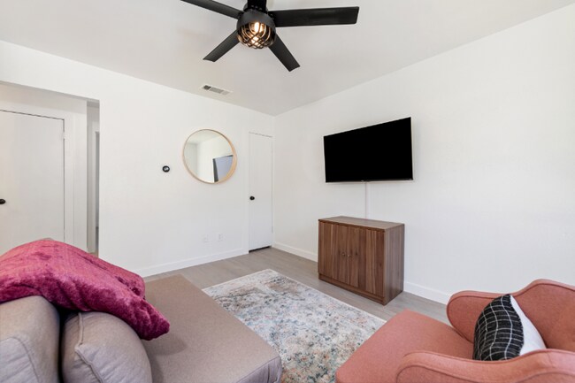 Photo - 10111 Golden Meadow Dr Unidad A