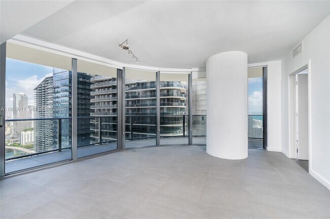 Photo - 45 SW 9th St Unit 3401