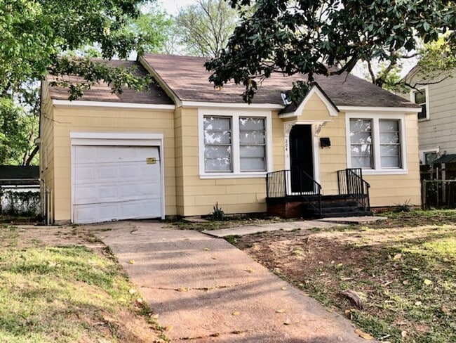 Photo - $500 OFF FIRST MONTH'S RENT MOVE IN SPECIAL-ADORABLE REMODELED HIGHLAND-CENTENARY HOME