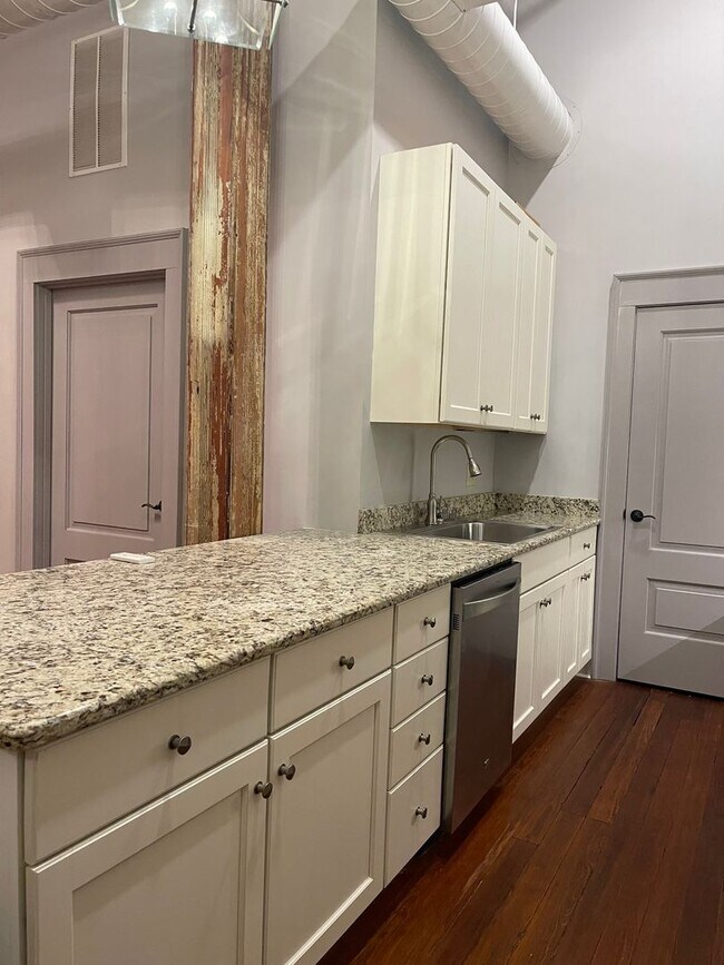 Photo - 522 Cherry St