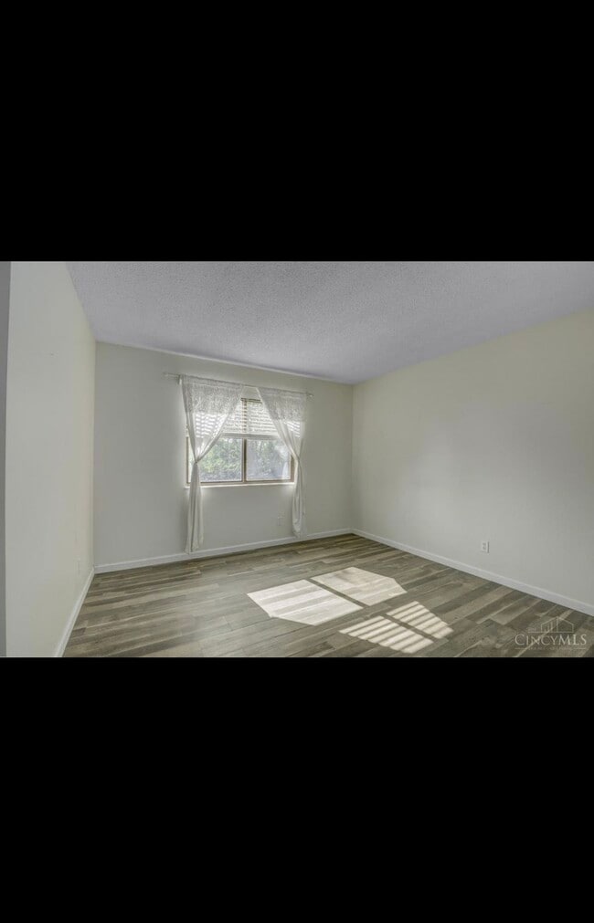 Photo - 3921 Mack Rd