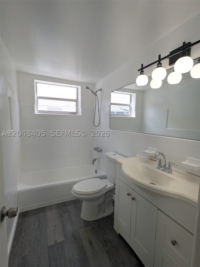 7815 Crespi Blvd Unit 1