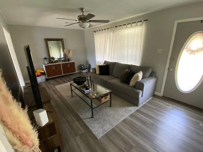 Photo - 416 Bayou Oaks Dr