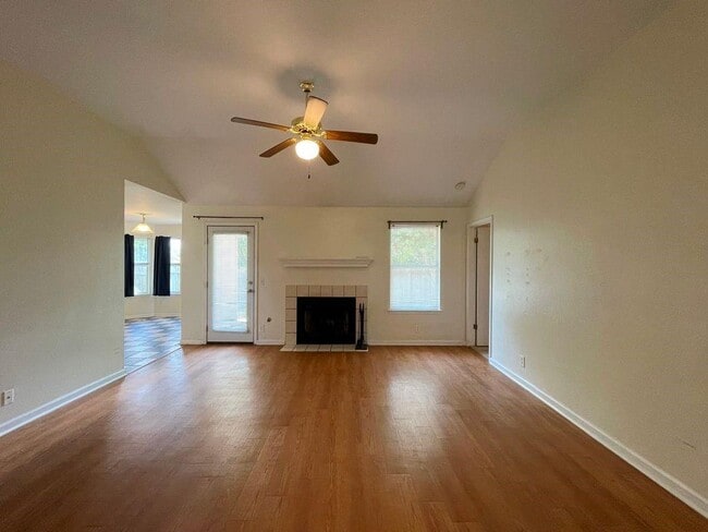 Photo - 205 Juniper Dr