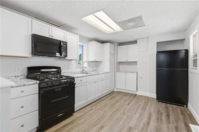 Photo - 415 Carothers Ave