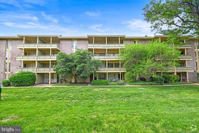Building Photo - 7153 Donnell Pl Unit A Rental