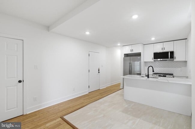 Photo - 935 Passyunk Ave Unit B