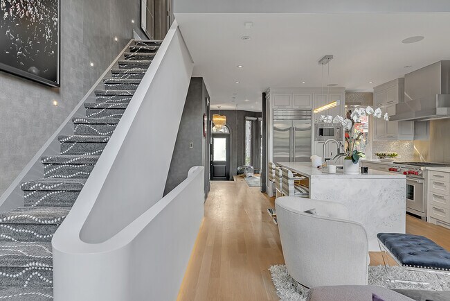 Photo - 109 Hazelton Ave