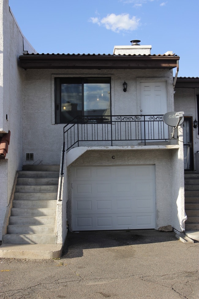 Building Photo - 2620 S Federal Blvd Unit c Rental