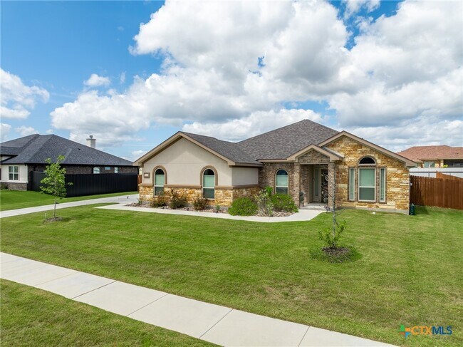 Photo - 2509 Meadow Lark Dr