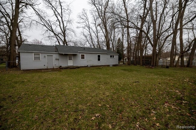 Photo - 9172 Millward Ave