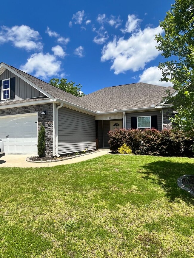 Charming modern 3 bedroom/ 2 bath with office - Charming modern 3 bedroom/ 2 bath with office House