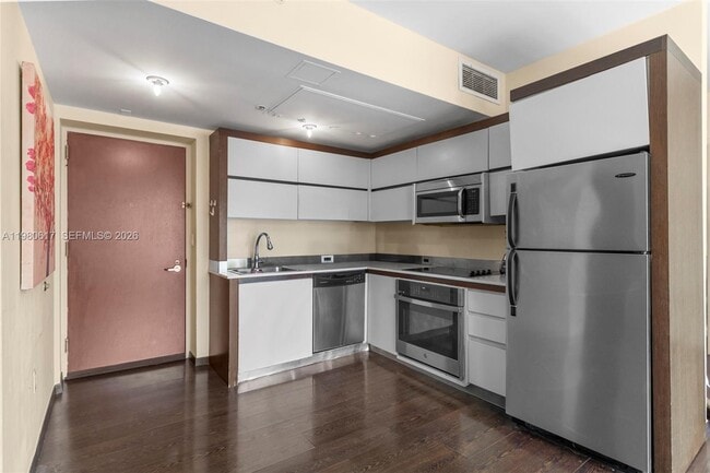 Photo - 435 21st St Unit 301