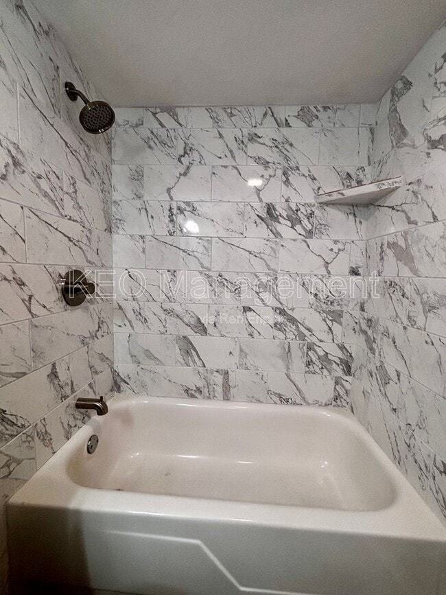 Photo - 4420 Flowerdale Ave Unidad F