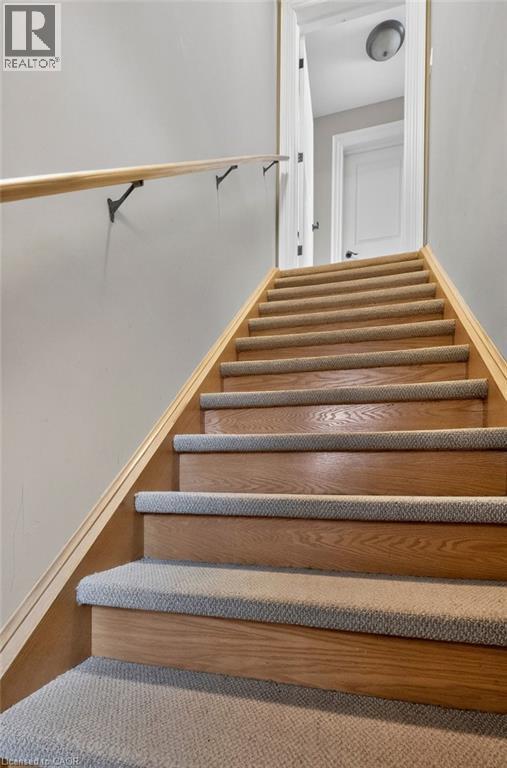 Photo - 847 Long Dr Unité Upper