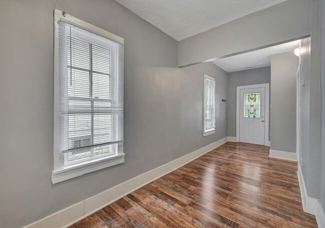 Photo - 820 Charleston St