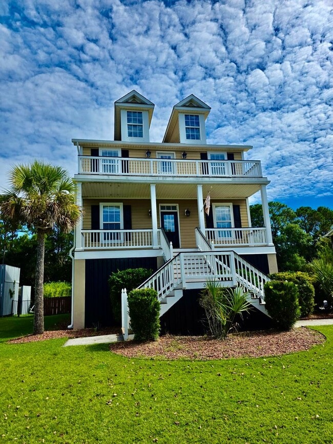 Photo - Elevated Four Bedroom in Rivertowne Countr...