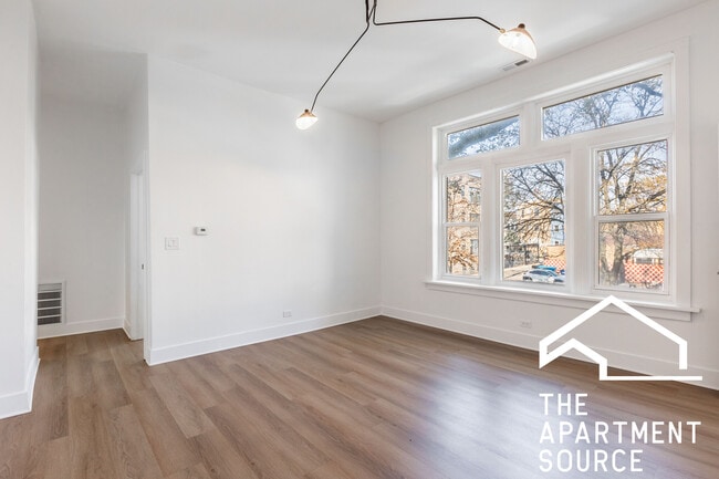 Building Photo - 1456 N Kedzie Ave Unit CH2