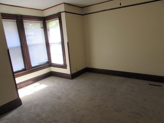 Photo - 828-830 E. Johnson Street