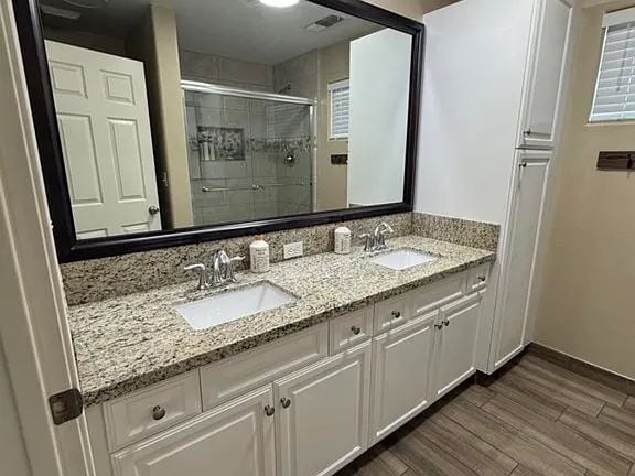 Photo - For Rent Beautiful 4-Bedroom Home in Southwest Bakersfield