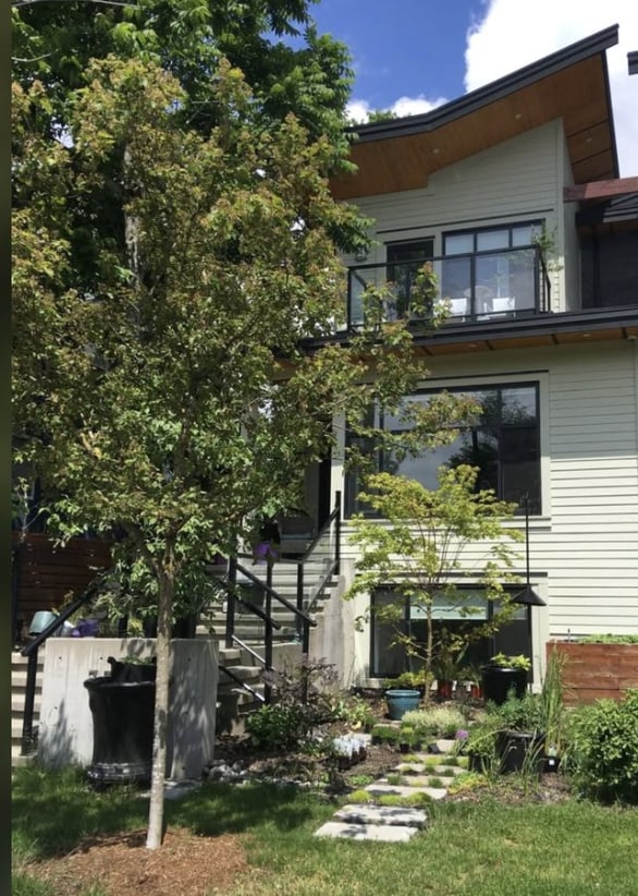 Photo - 358 11th St E