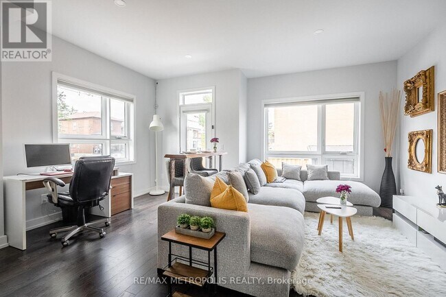 Photo - 27 Thornton Ave