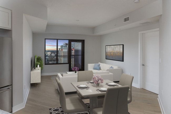 500 Harbour Island