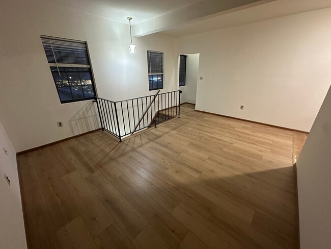 Photo - 1747 E 2nd St Unit 2