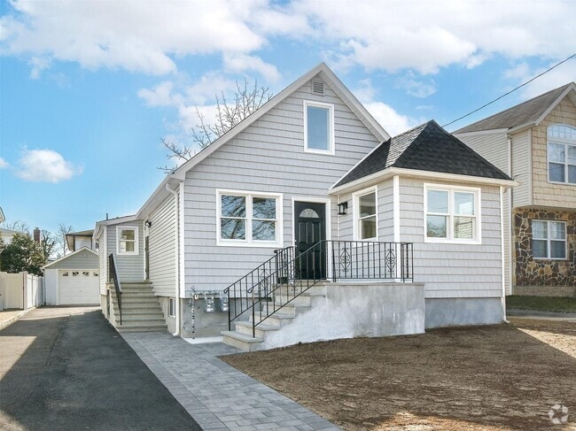 Building Photo - 50 Graywood Rd Rental