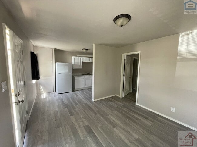 Photo - 1315 SW E Ave