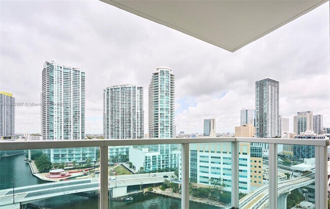 Photo - 31 SE 5th St Condo Unit 1801