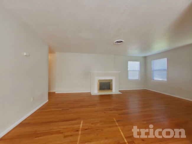 Photo - 342 Camellia Way