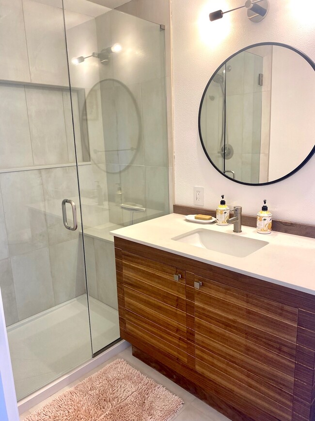 Photo - 1215 SE Lexington St Unit Sellwood Library House